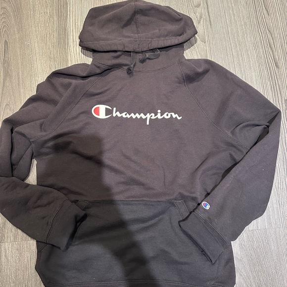 Large champion hoodie - Picture 1 of 2